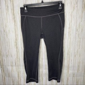 🍋 New Balance Gray Capri legging work out pants